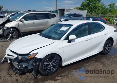 2022 Toyota Camry Se z USA, uszkodzony, nr VIN 4T1G11AK8NU045507